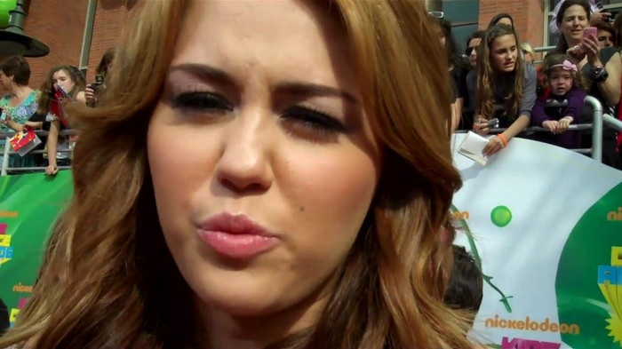 Miley Cyrus at the 2011 Kids\' Choice Awards 211 - Miley Cyrus at the 2011 Kids Choice Awards - Captures 1