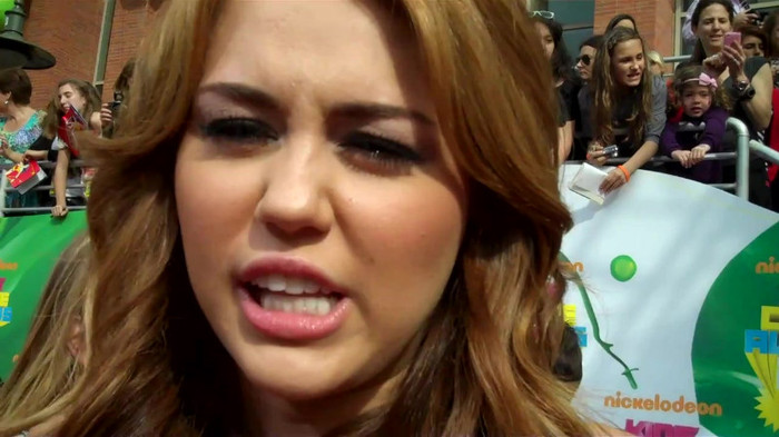 Miley Cyrus at the 2011 Kids\' Choice Awards 212 - Miley Cyrus at the 2011 Kids Choice Awards - Captures 1