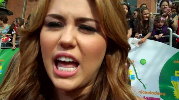 Miley Cyrus at the 2011 Kids\' Choice Awards 213 - Miley Cyrus at the 2011 Kids Choice Awards - Captures 1