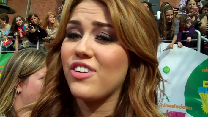 Miley Cyrus at the 2011 Kids\' Choice Awards 230 - Miley Cyrus at the 2011 Kids Choice Awards - Captures 1