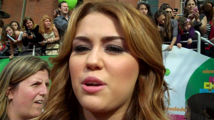 Miley Cyrus at the 2011 Kids\' Choice Awards 239 - Miley Cyrus at the 2011 Kids Choice Awards - Captures 1