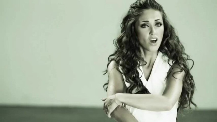 Anahi___Quiero_(_Official_Music_Video_)_096
