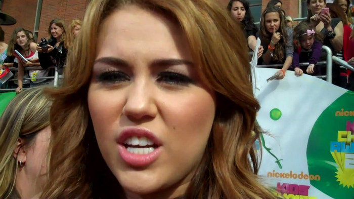 Miley Cyrus at the 2011 Kids\' Choice Awards 251 - Miley Cyrus at the 2011 Kids Choice Awards - Captures 1