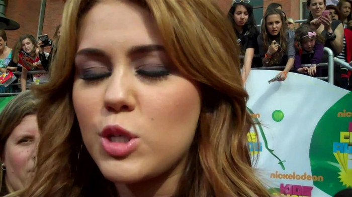 Miley Cyrus at the 2011 Kids\' Choice Awards 257 - Miley Cyrus at the 2011 Kids Choice Awards - Captures 1