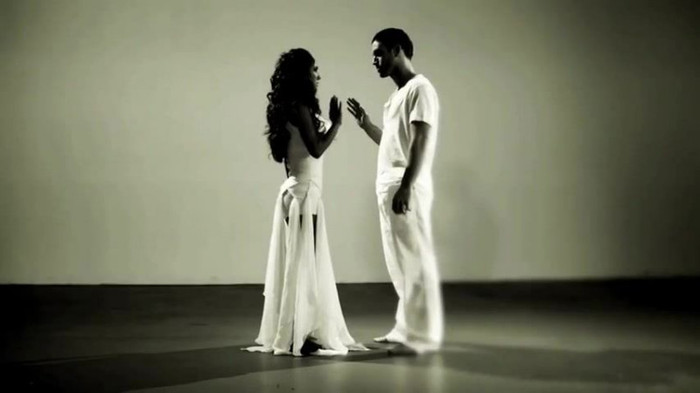 Anahi___Quiero_(_Official_Music_Video_)_262