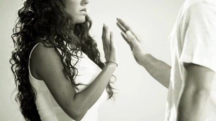 Anahi___Quiero_(_Official_Music_Video_)_267