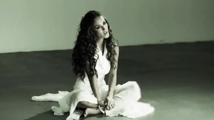 Anahi___Quiero_(_Official_Music_Video_)_320