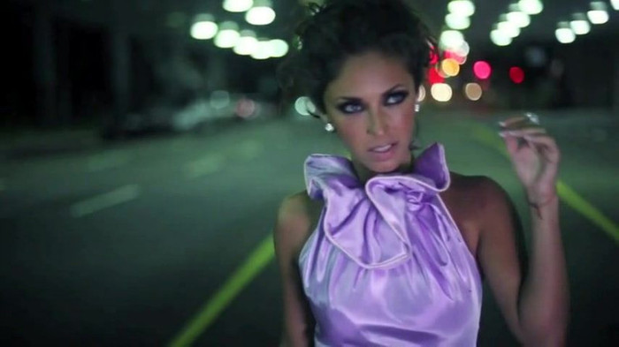Anahi___Quiero_(_Official_Music_Video_)_335