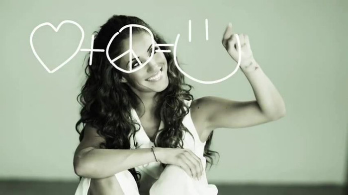 Anahi___Quiero_(_Official_Music_Video_)_551 - Quiero