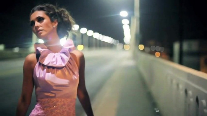 Anahi___Quiero_(_Official_Music_Video_)_573 - Quiero