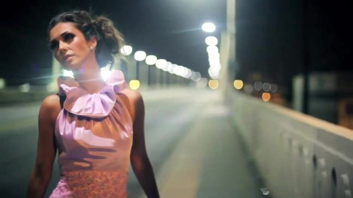 Anahi___Quiero_(_Official_Music_Video_)_574 - Quiero