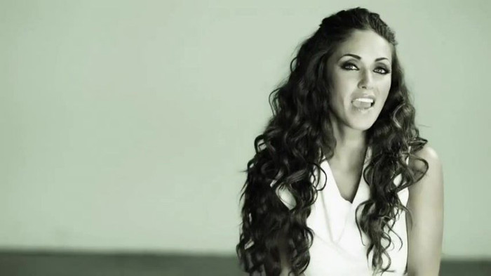 Anahi___Quiero_(_Official_Music_Video_)_597 - Quiero
