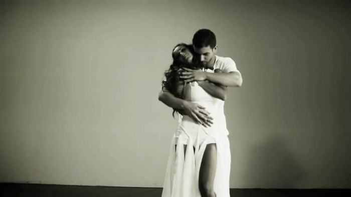 Anahi___Quiero_(_Official_Music_Video_)_614 - Quiero