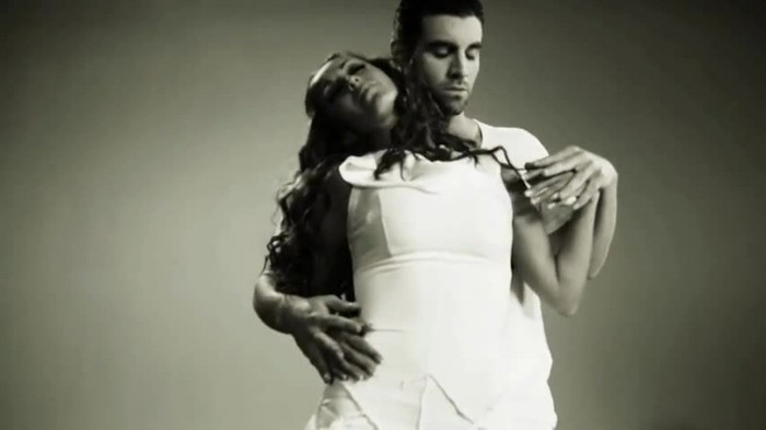 Anahi___Quiero_(_Official_Music_Video_)_622 - Quiero
