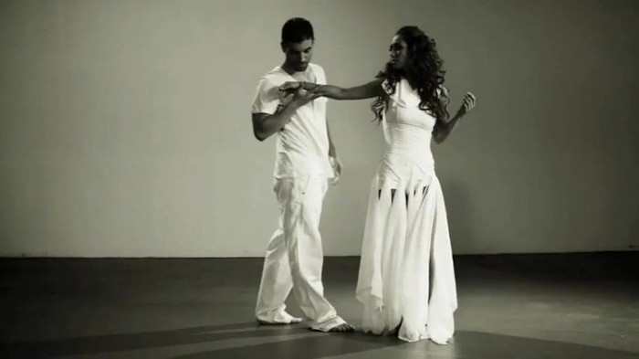 Anahi___Quiero_(_Official_Music_Video_)_635 - Quiero