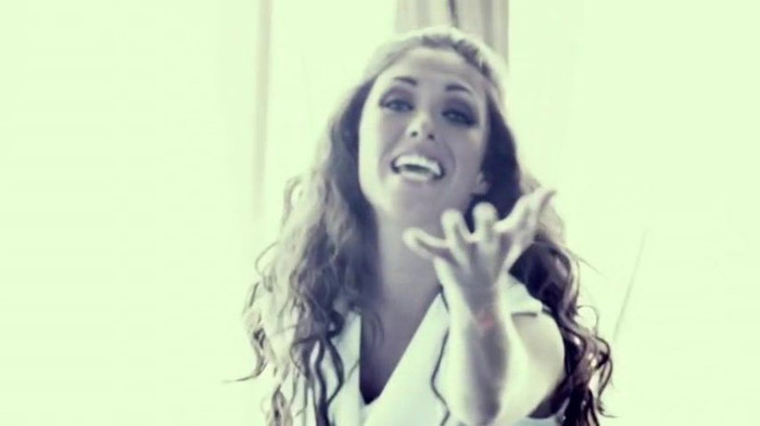 Anahi___Quiero_(_Official_Music_Video_)_640 - Quiero