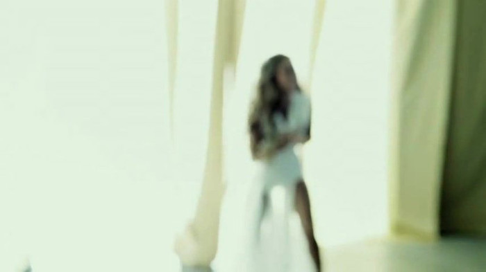 Anahi___Quiero_(_Official_Music_Video_)_644 - Quiero