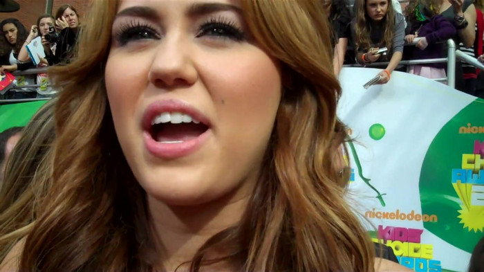 Miley Cyrus at the 2011 Kids\' Choice Awards 287 - Miley Cyrus at the 2011 Kids Choice Awards - Captures 1