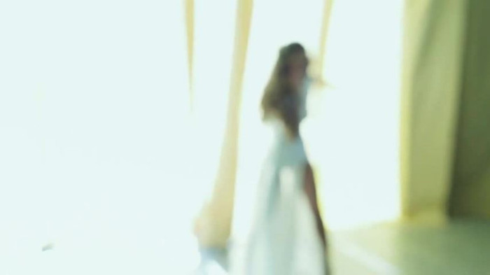 Anahi___Quiero_(_Official_Music_Video_)_673