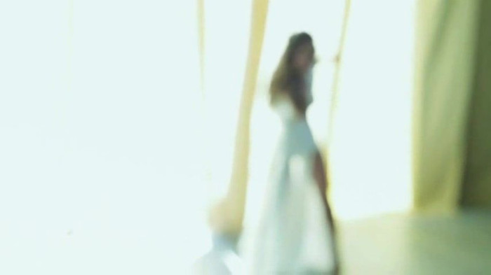 Anahi___Quiero_(_Official_Music_Video_)_674