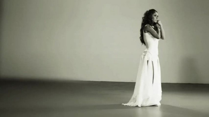Anahi___Quiero_(_Official_Music_Video_)_683 - Quiero