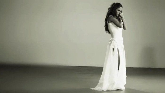 Anahi___Quiero_(_Official_Music_Video_)_687