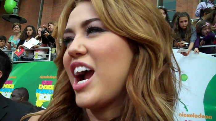 Miley Cyrus at the 2011 Kids\' Choice Awards 428 - Miley Cyrus at the 2011 Kids Choice Awards - Captures 2