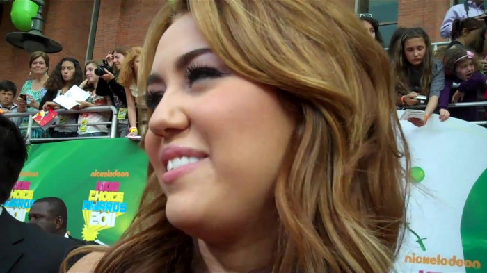 Miley Cyrus at the 2011 Kids\' Choice Awards 429 - Miley Cyrus at the 2011 Kids Choice Awards - Captures 2