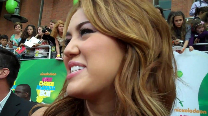 Miley Cyrus at the 2011 Kids\' Choice Awards 430 - Miley Cyrus at the 2011 Kids Choice Awards - Captures 2