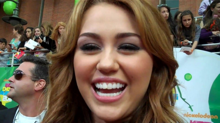 Miley Cyrus at the 2011 Kids\' Choice Awards 436 - Miley Cyrus at the 2011 Kids Choice Awards - Captures 2