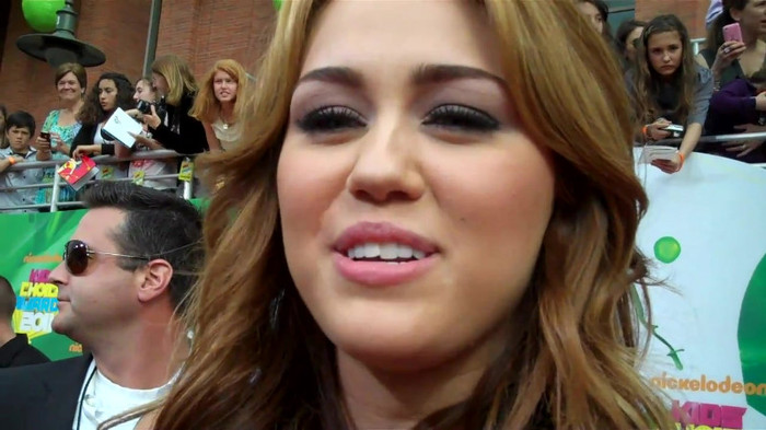 Miley Cyrus at the 2011 Kids\' Choice Awards 444 - Miley Cyrus at the 2011 Kids Choice Awards - Captures 2