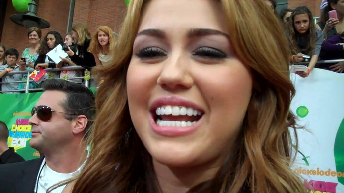 Miley Cyrus at the 2011 Kids\' Choice Awards 445 - Miley Cyrus at the 2011 Kids Choice Awards - Captures 2