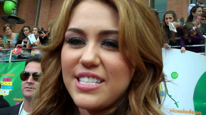 Miley Cyrus at the 2011 Kids\' Choice Awards 534 - Miley Cyrus at the 2011 Kids Choice Awards - Captures 2