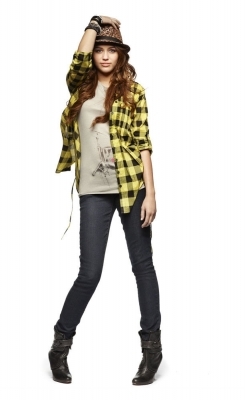 normal_vhsy9z - Miley Cyrus and Max Azria Clothing Line 2009