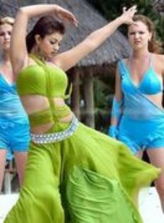 21868557_DANCQAIHW - Ayesha Takia