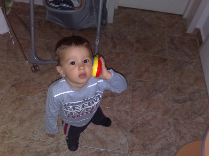 Alo,cine e la telefon?