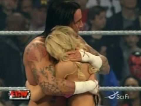 Punk:Esti bine.?? Kelly:Dap..