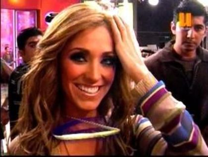 65 - Anahi