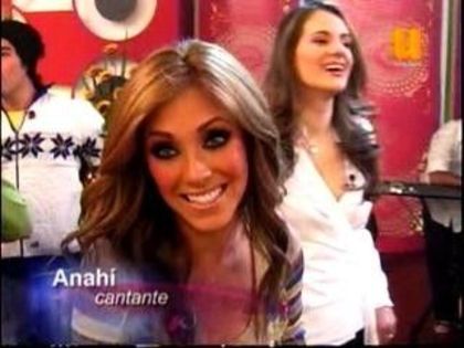 66 - Anahi