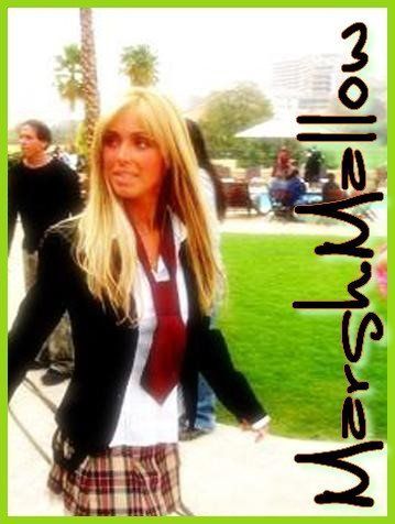3%2520%2528216%2529 - Mia Colucci