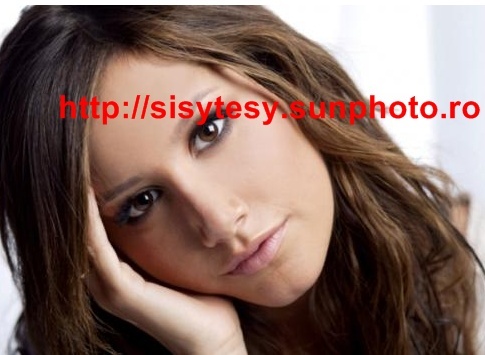 uwhd - Ashley Tisdale poze personale