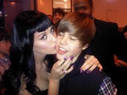  - Katty Perry si Justin