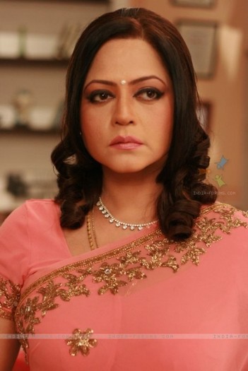 33371-a-still-image-of-vasundhara-rajvansh - Seema Kapoor-Vasu