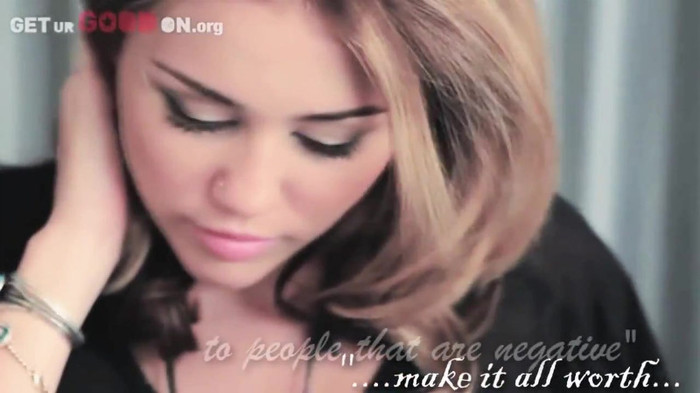 Its really hard sometimes (20) - Miley - Its really hard sometimes - Captures 1