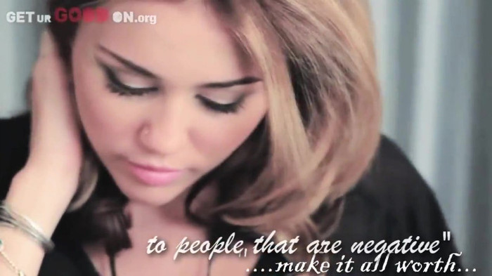 Its really hard sometimes (22) - Miley - Its really hard sometimes - Captures 1