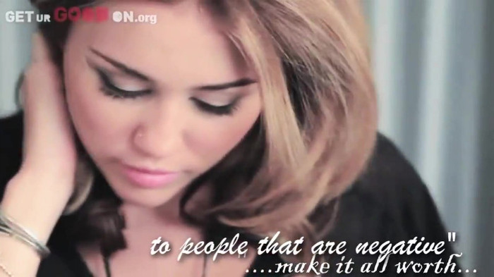 Its really hard sometimes (24) - Miley - Its really hard sometimes - Captures 1