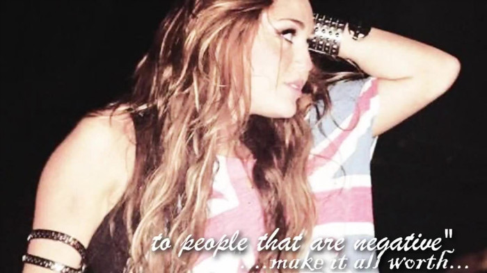 Its really hard sometimes (26) - Miley - Its really hard sometimes - Captures 1