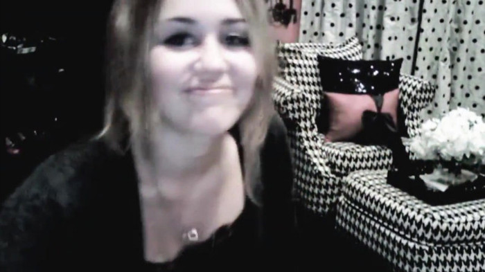 Its really hard sometimes (176) - Miley - Its really hard sometimes - Captures 1