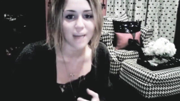 Its really hard sometimes (215) - Miley - Its really hard sometimes - Captures 1