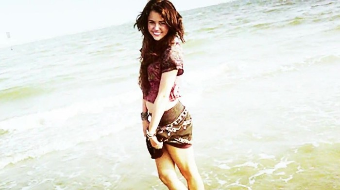 Its really hard sometimes (326) - Miley - Its really hard sometimes - Captures 1